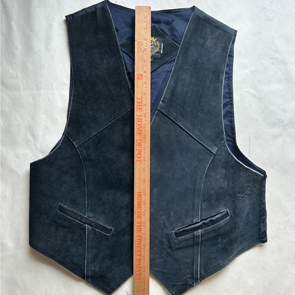 Vintage men’s suede vest, biker style with heavy snap buttons up front opening - Picture 7 of 7
